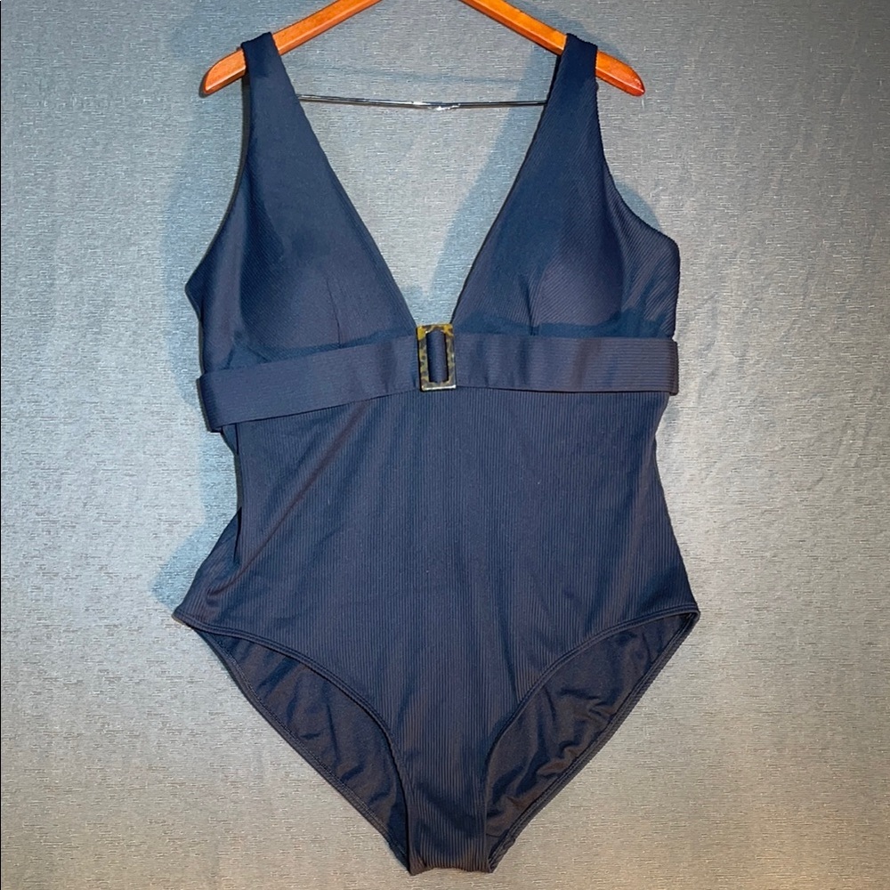 Boden Black One Pieceā Swimsuit with V-Neck and Supportive Straps